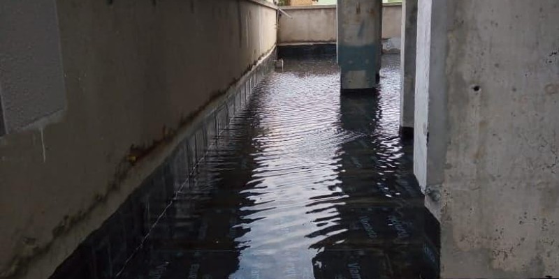 Impermeabilização de Laje com Manta Asfáltica comum e Cristalização.
