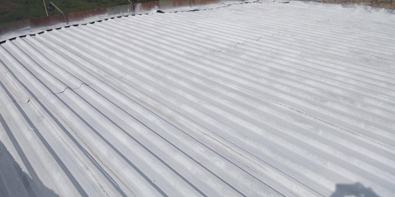 Impermeabilização e Isolamento Térmico para telhados Galvanizados e Coberturas.