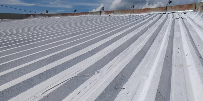 Impermeabilização e Isolamento Térmico para telhados Galvanizados e Coberturas.