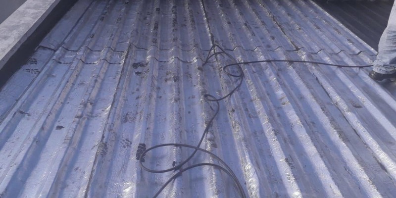Impermeabilização e Isolamento Térmico para telhados e Coberturas.
