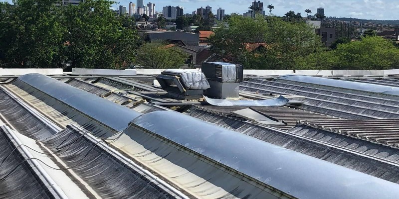 Impermeabilização e isolamento térmico, para telhados e coberturas.