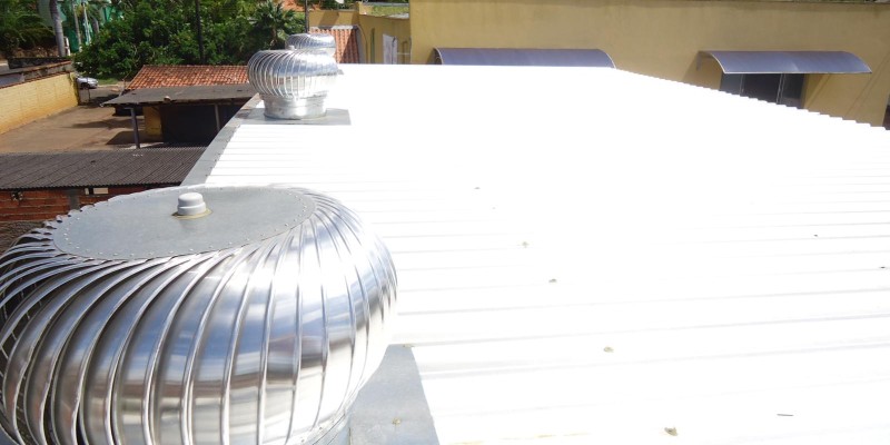 Impermeabilização e isolamento térmico, para telhados e coberturas.