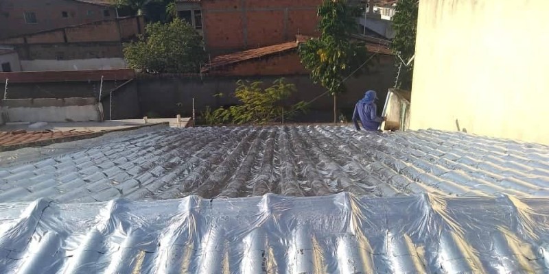 Impermeabilização e isolamento térmico, para telhados e coberturas.