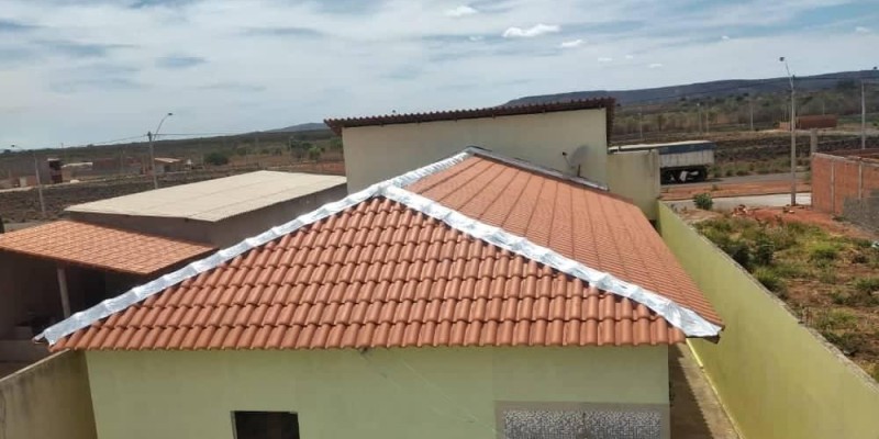 Impermeabilização e isolamento térmico, para telhados e coberturas.