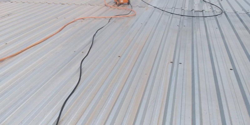 Impermeabilização e isolamento térmico, para telhados e coberturas.