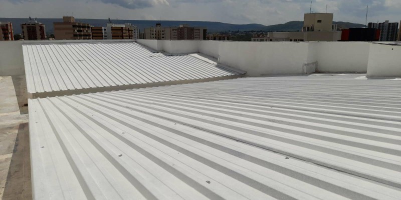 Impermeabilização e isolamento térmico, para telhados e coberturas.