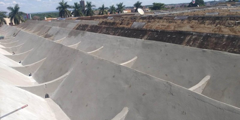 Impermeabilização de lajes e coberturas expostas.
