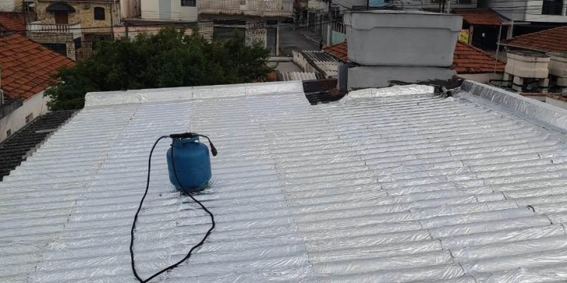 Impermeabilização e isolamento térmico, para telhados e coberturas.