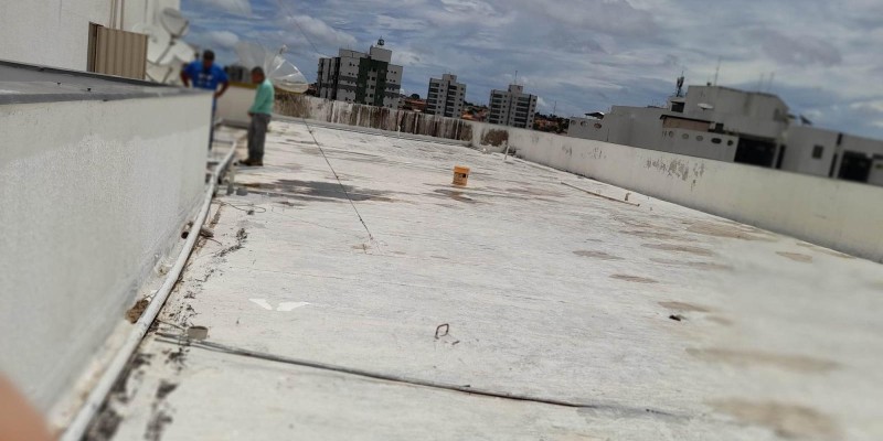 Impermeabilização de lajes e coberturas expostas.