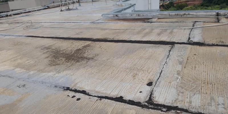 Impermeabilização de lajes e coberturas expostas.