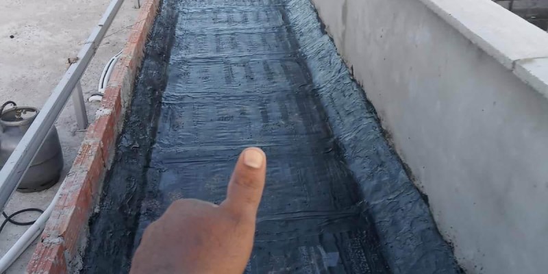 Impermeabilização de calhas de concretos com manta asfáltica, comum ou aluminizada.
