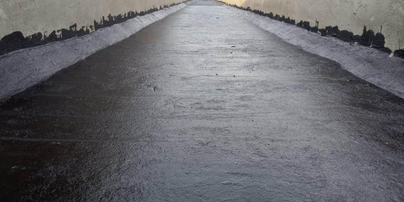 Impermeabilização de calhas de concreto.