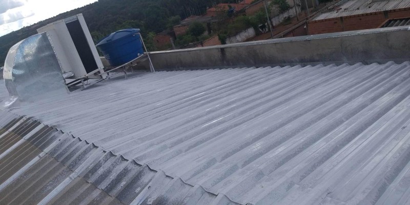 Impermeabilização e isolamento térmico, para telhados e coberturas.