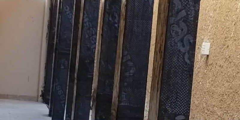 Impermeabilização de colunas com manta asfáltica.
