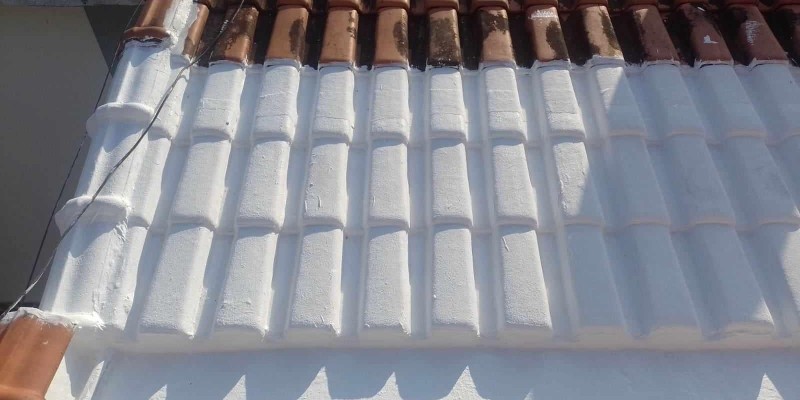 Impermeabilização e isolamento térmico, para telhados e coberturas expostas.
