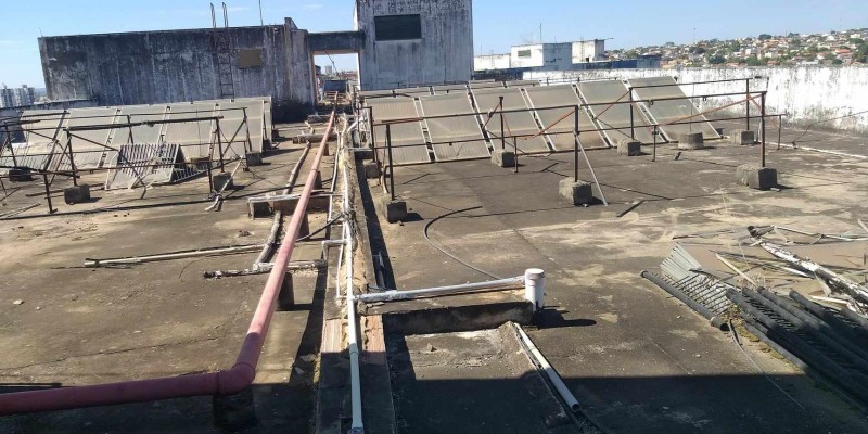 Impermeabilização de lajes e coberturas expostas.
