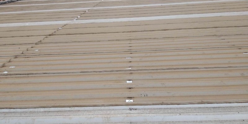 Impermeabilização e isolamento térmico, para telhados e coberturas.