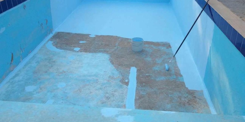 Impermeabilização e recuperação de piscina de fibra, com borracha liquida e bidim