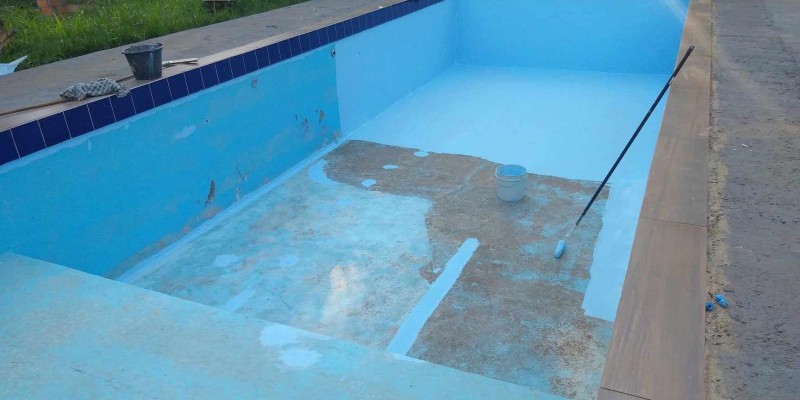 Impermeabilização e recuperação de piscinas.