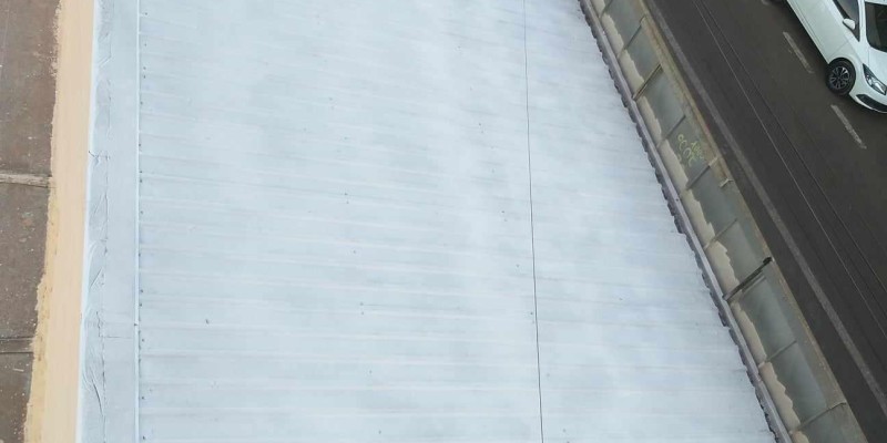 Impermeabilização e isolamento térmico, para telhados e coberturas com borracha liquida térmica.