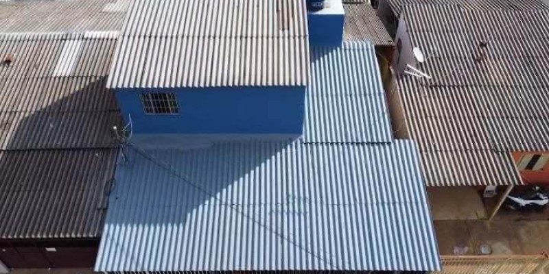 Impermeabilização e isolamento térmico, para telhados e coberturas expostas com borracha liquida térmica.