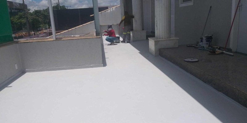 Impermeabilização de piso com borracha liquida, látex e Bidim.