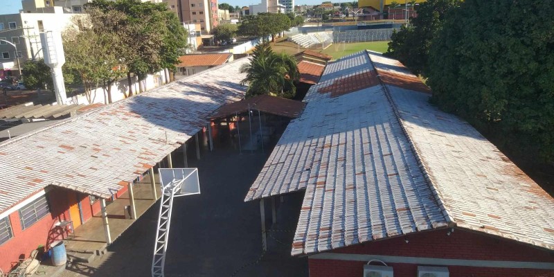 Impermeabilização e isolamento térmico, para telhados e coberturas expostas com borracha liquida térmica.