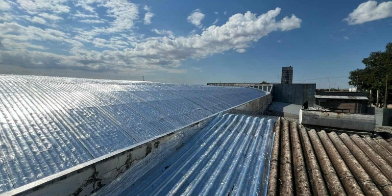 Impermeabilização e isolamento térmico, para telhados e coberturas.