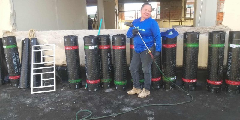 Impermeabilização de laje com manta asfáltica 4mm,  prime base água e gás glp.  a