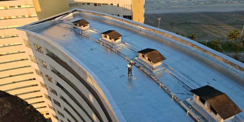 Impermeabilização e isolamento térmico, para telhados e coberturas.