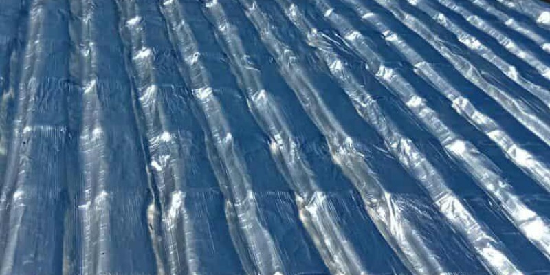 Impermeabilização e isolamento térmico, para telhados e coberturas expostas.