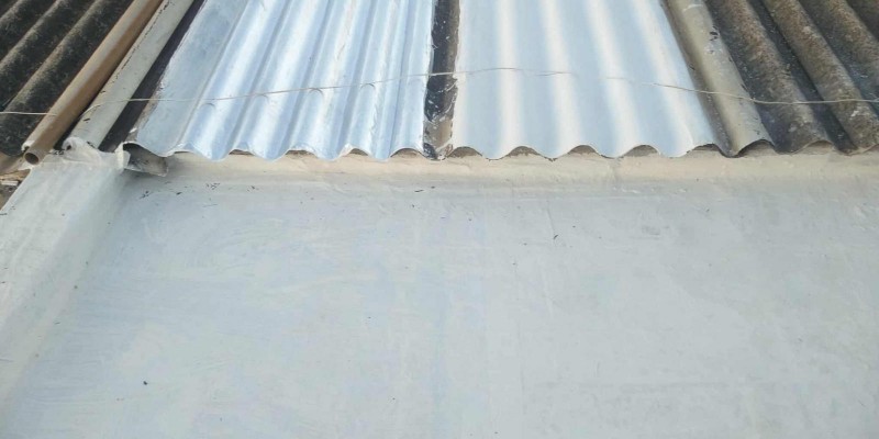 Impermeabilização e isolamento térmico, para telhados e coberturas expostas.