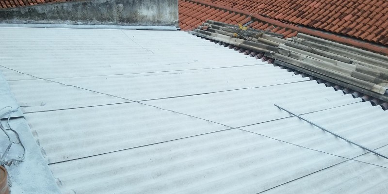 Impermeabilização e isolamento térmico, para telhados e coberturas.
