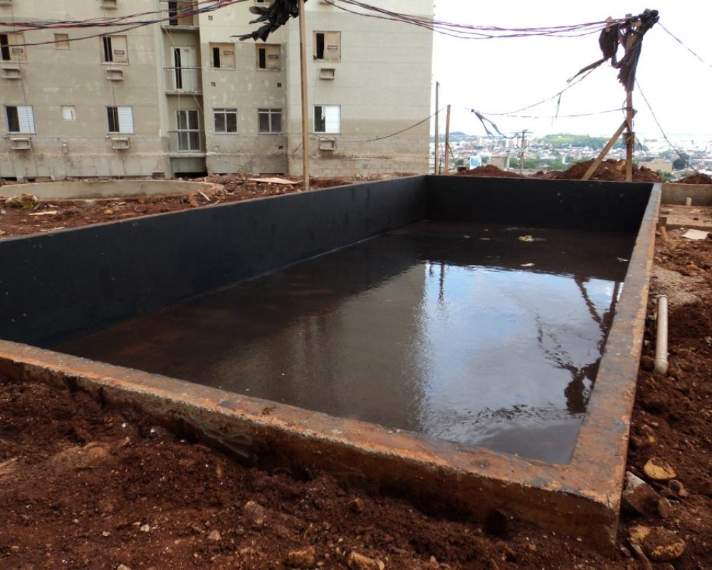 Imagem 17 da galeria impermeabilização de de piscina. piscinas aterradas não movimentam, porem a estrutura deve ser reforçada, tratar os cantos com borracha liquida ou estruturar com véu ou bidim, cuidado com as conexões, 90% ou mais dos vazamentos são conexões.  