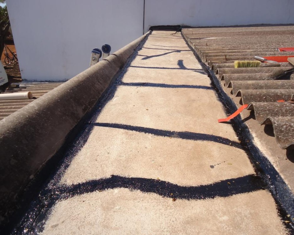 Imagem 21 da galeria Impermeabilização de Calha, toda calha de concreto é preciso impermeabilizar, elas trincam e dilatam, cuide para não oxidar a ferragem da mesma.