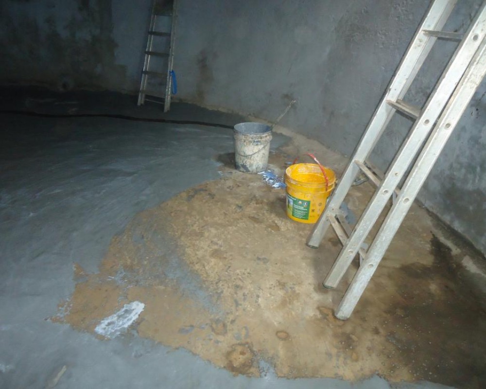 Imagem 26 da galeria impermeabilização de caixa d'água e reservatório. remoção de manta, limpeza, preparo para uma nova impermeabilização, bem difícil.