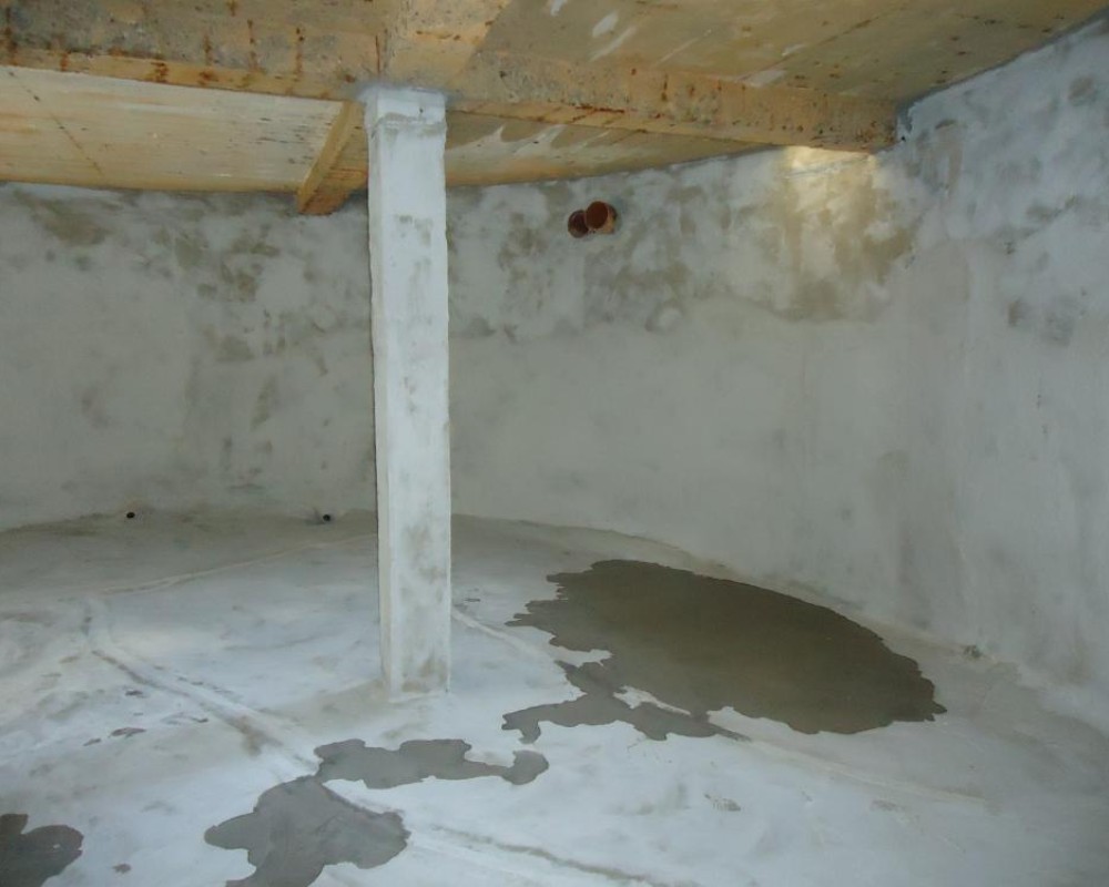 Imagem 8 da galeria impermeabilização de caixa d'água e reservatório. remoção de manta, limpeza, preparo para uma nova impermeabilização, bem difícil.