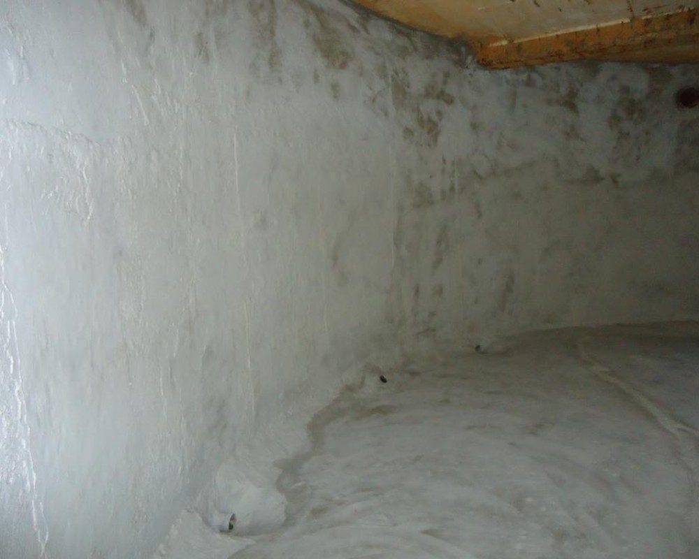 Imagem 7 da galeria impermeabilização de caixa d'água e reservatório. remoção de manta, limpeza, preparo para uma nova impermeabilização, bem difícil.