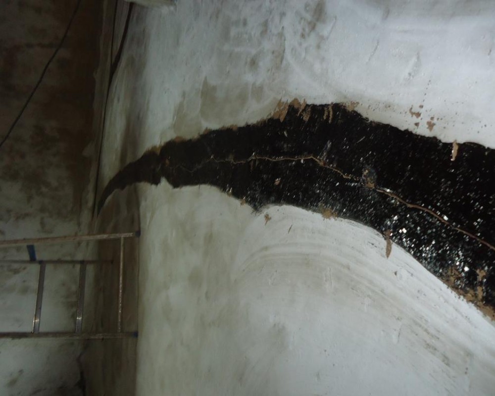 Imagem 30 da galeria impermeabilização de caixa d'água e reservatório. remoção de manta, limpeza, preparo para uma nova impermeabilização, bem difícil.