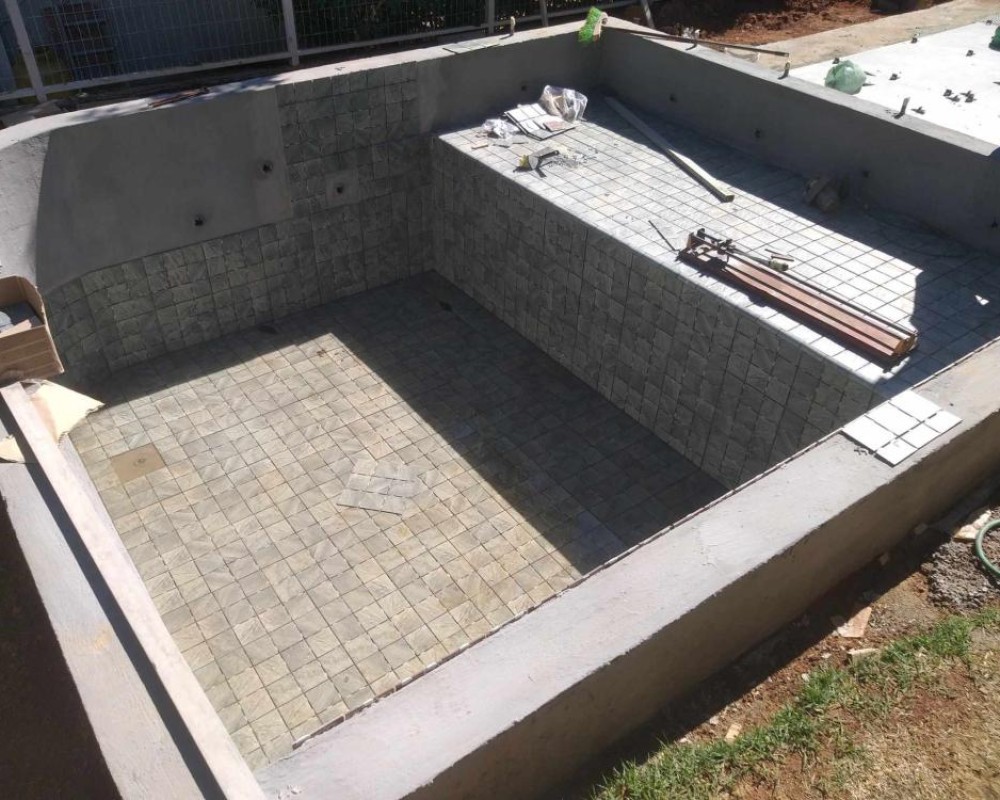 Imagem 3 da galeria Impermeabilização de piscina com argamassa polimérica e Bidim.