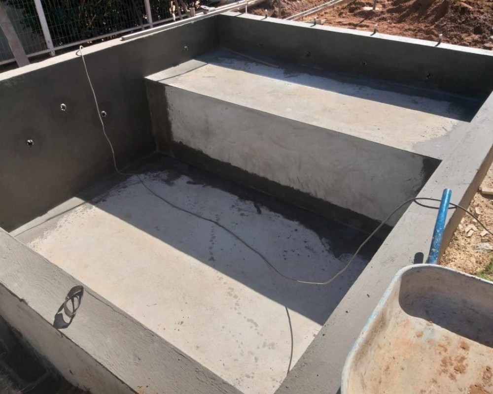 Imagem 10 da galeria Impermeabilização de piscina com argamassa polimérica e Bidim.
