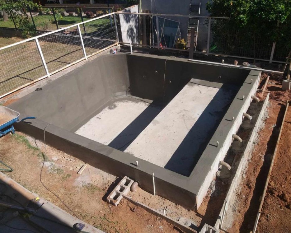 Imagem 9 da galeria Impermeabilização de piscina com argamassa polimérica e Bidim.