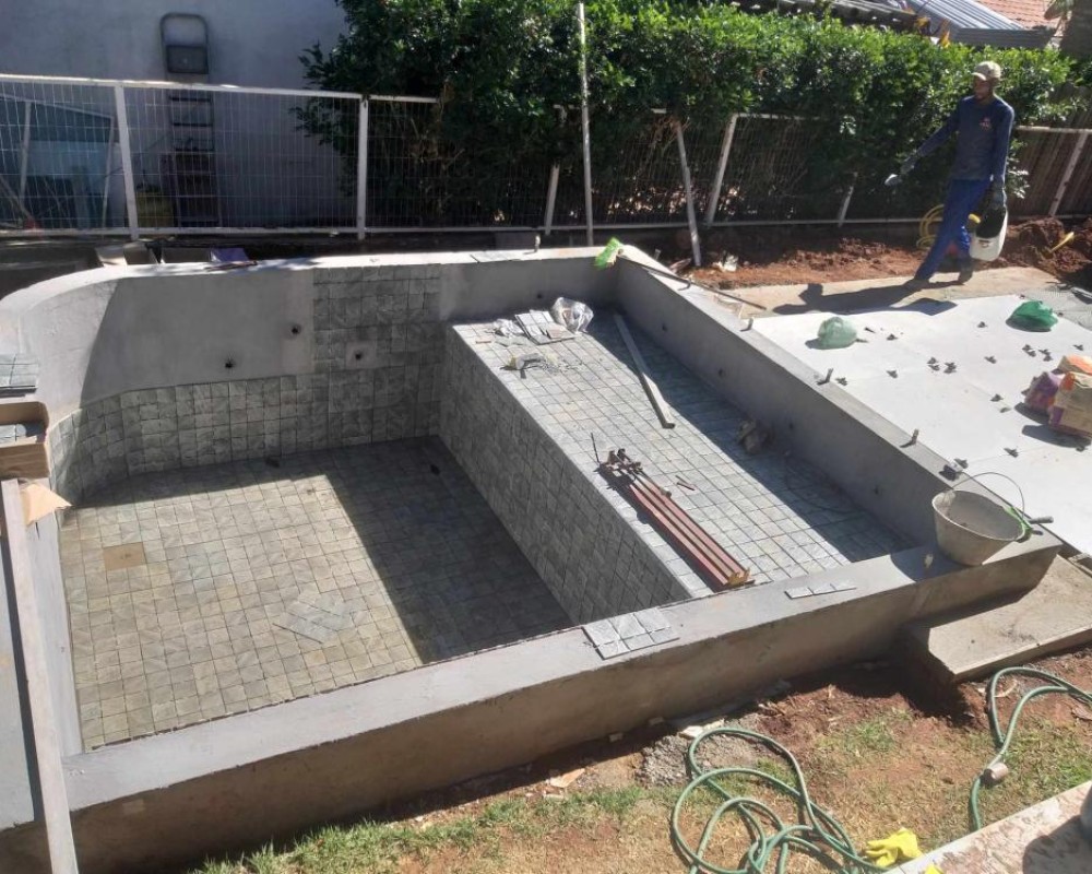 Imagem 6 da galeria Impermeabilização de piscina com argamassa polimérica e Bidim.