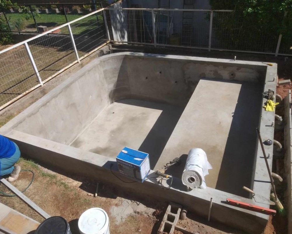 Imagem 15 da galeria Impermeabilização de piscina com argamassa polimérica e Bidim.