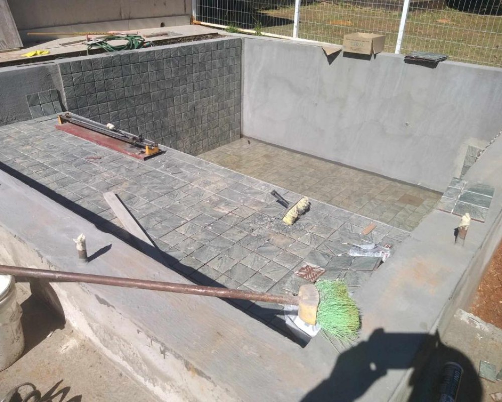 Imagem 5 da galeria Impermeabilização de piscina com argamassa polimérica e Bidim.