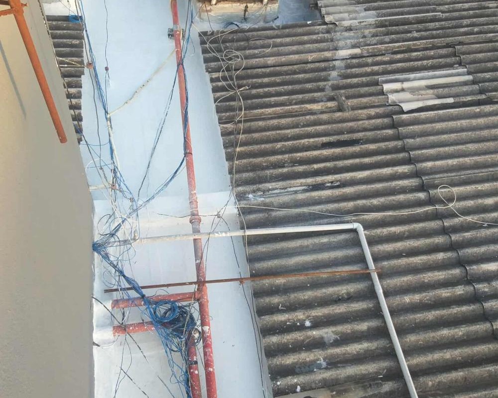 Imagem 50 da galeria Impermeabilização de calhas e telhados, elimina goteiras, calor  e vazamentos.