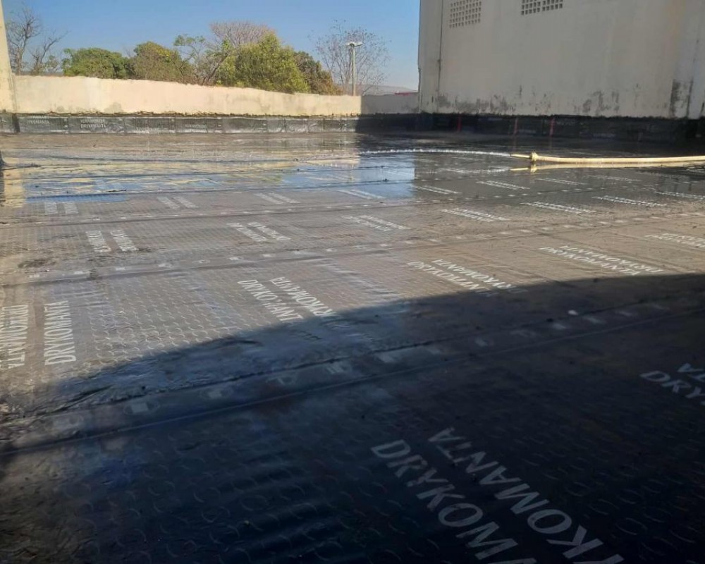Imagem 30 da galeria Impermeabilização de laje com manta asfáltica 4mm,  prime base água e gás glp.  a