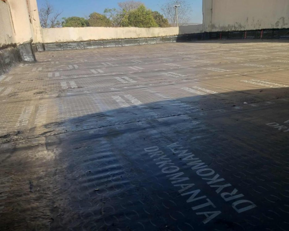 Imagem 27 da galeria Impermeabilização de laje com manta asfáltica 4mm,  prime base água e gás glp.  a