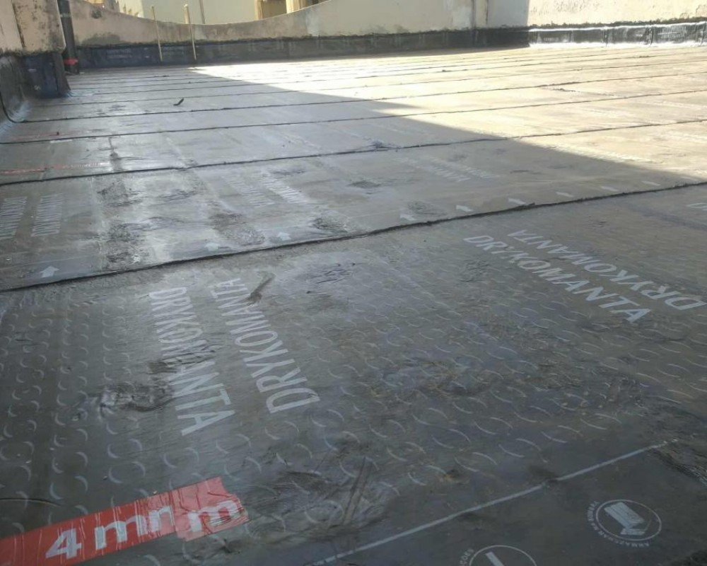 Imagem 25 da galeria Impermeabilização de laje com manta asfáltica 4mm,  prime base água e gás glp.  a