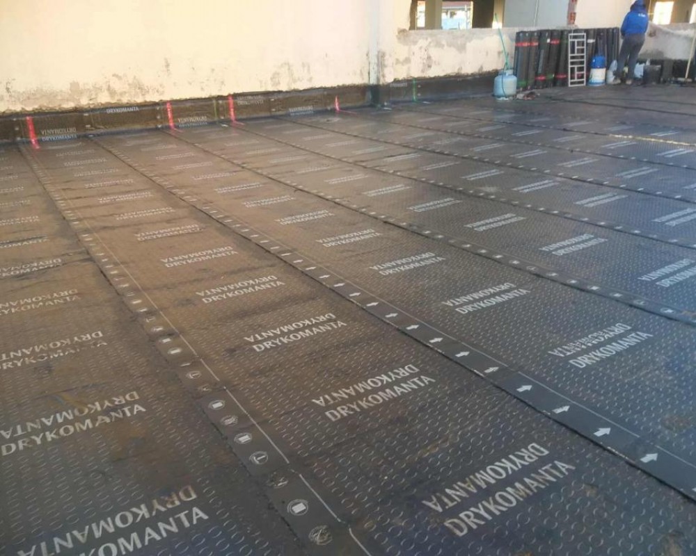 Imagem 2 da galeria Impermeabilização de laje com manta asfáltica 4mm,  prime base água e gás glp.  a
